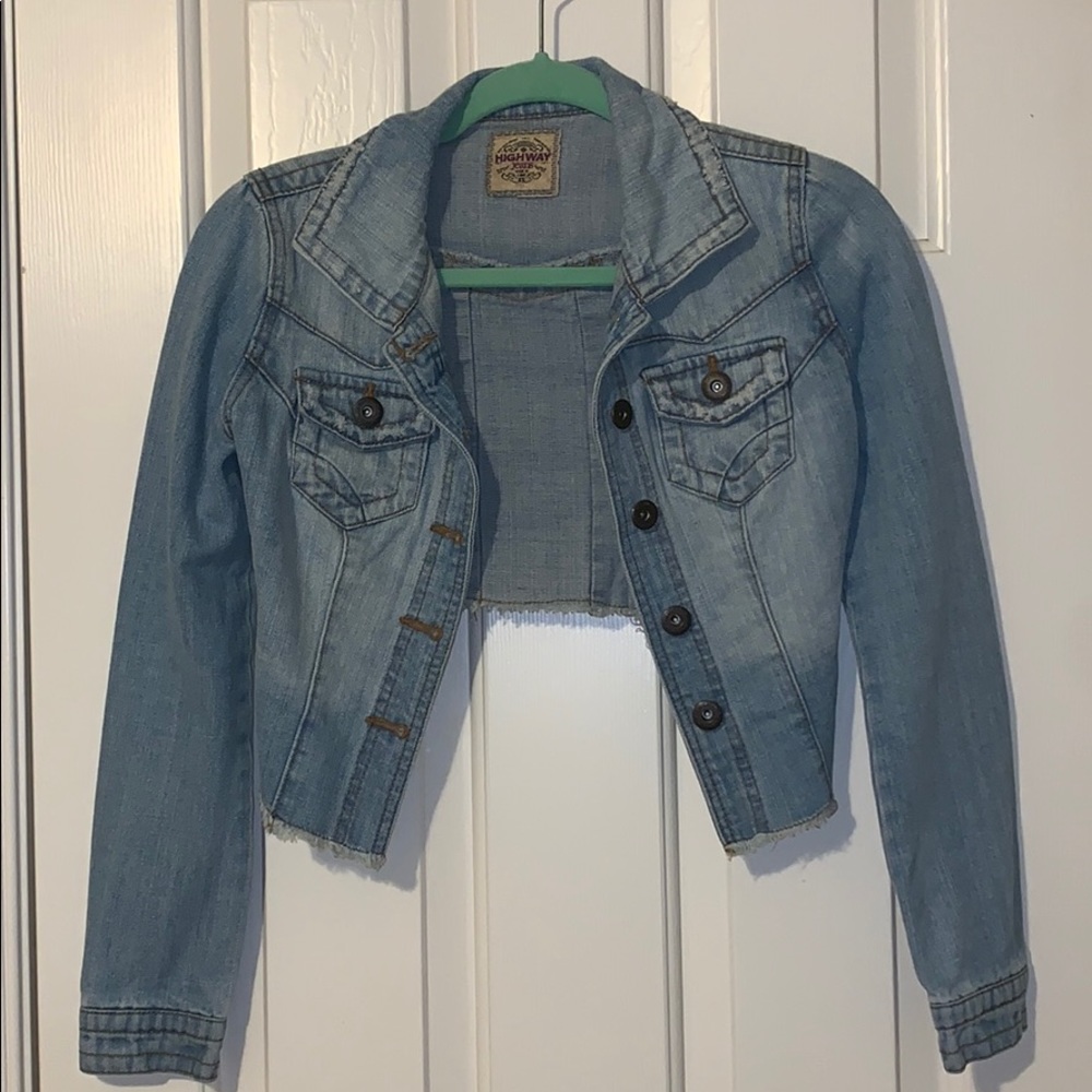 cropped JEAN JACKET